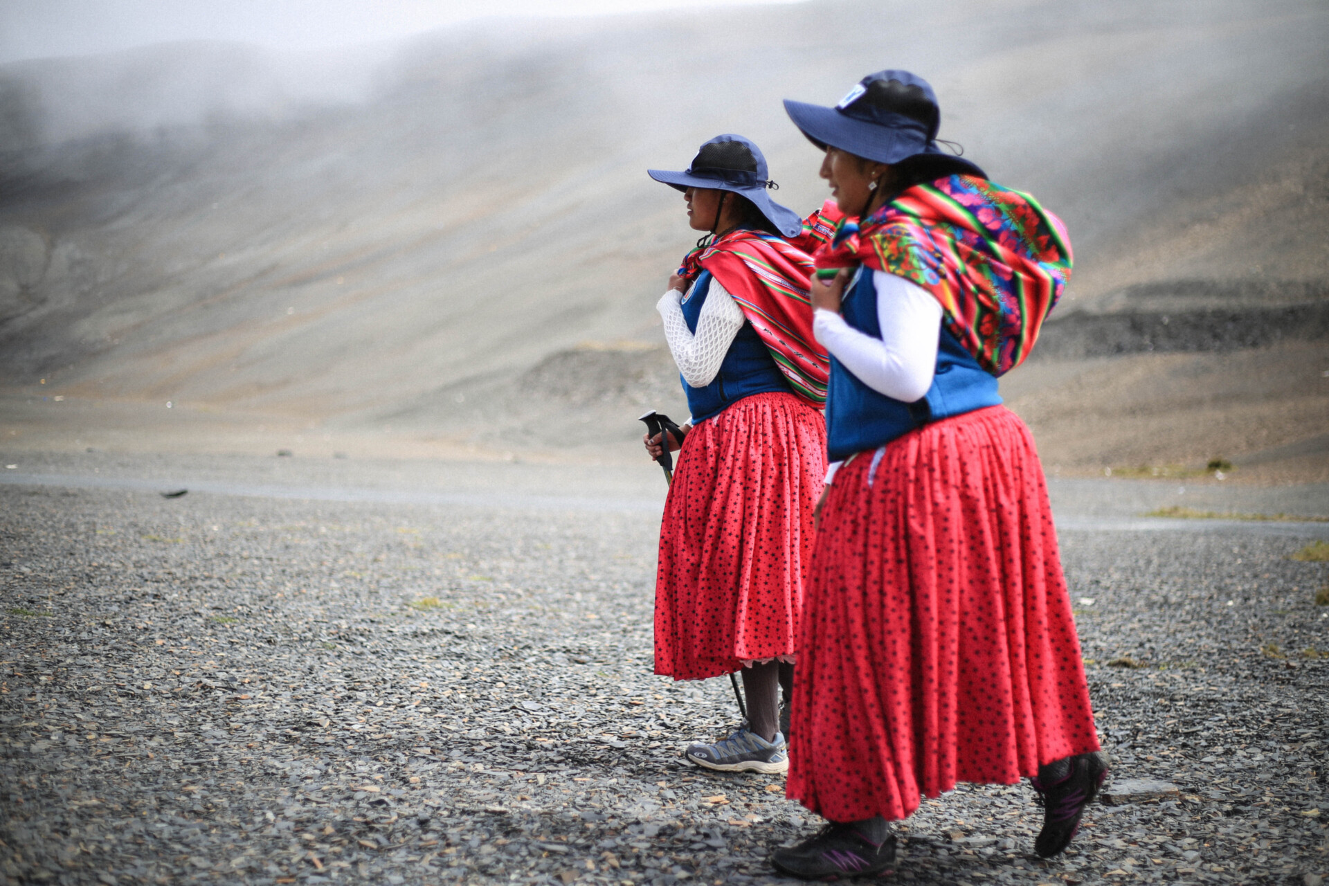 Copy of Foto Cholitas en trekking para certificación de guías de trekking noviembre 2018